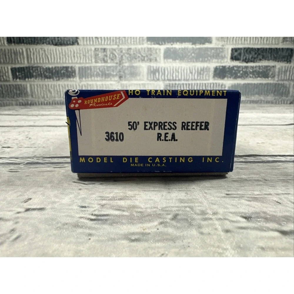 Roundhouse HO Scale  50ft  EXPRESS REEFER R.E.A. 3610  NEW IN BOX